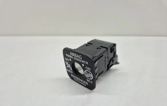 Passenger airbag on/off switch
