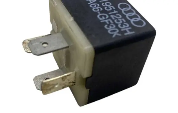 Audi A8 S8 D2 4D Other relay 431951253H