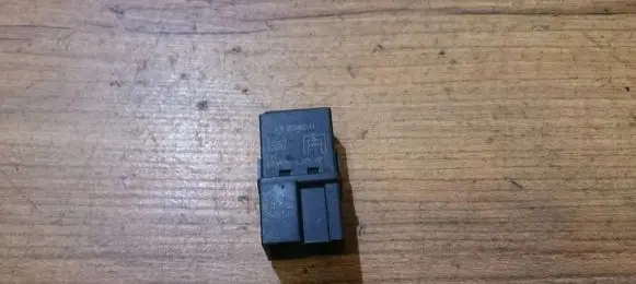 Volvo S40, V40 Other relay MB953382 A1001-X7