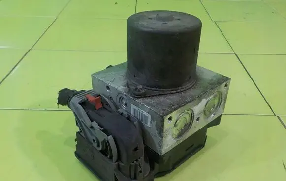 Volkswagen Tiguan ABS Pump 16132015