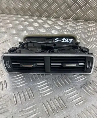 Audi Q7 4M Rear air vent grill 4M0819203