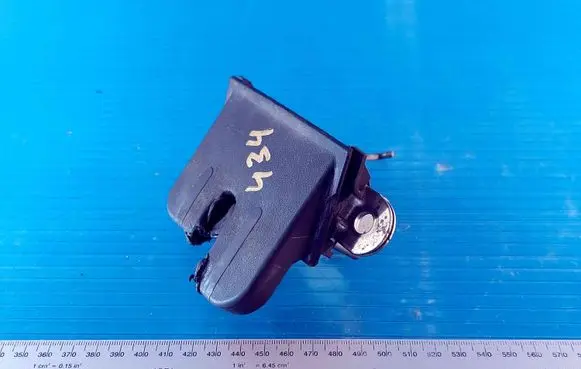 Seat Toledo III (5P) Tailgate/trunk/boot lock/catch/latch 5P5827505