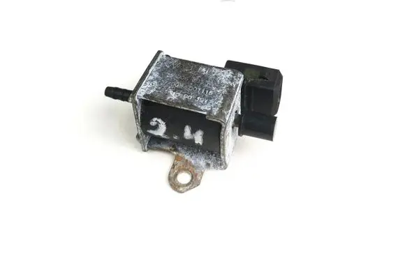 Audi A4 S4 B5 8D Turbo solenoid valve 026906283h