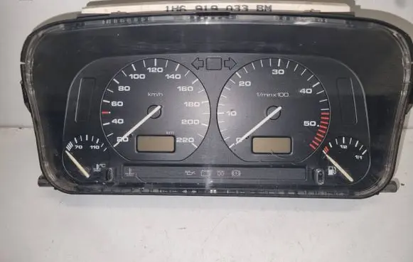 Volkswagen Golf III Speedometer (instrument cluster) 1H6919033BM