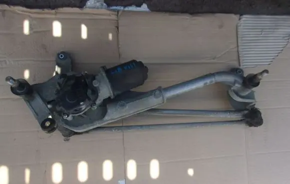 Honda Accord Front wiper linkage 