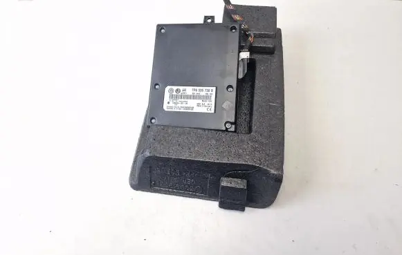 Volkswagen PASSAT CC Bluetooth control unit module 7P6035730B