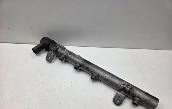Mercedes-Benz E W212 Fuel main line pipe A6420700495 6420700495
