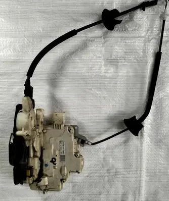 Audi A8 S8 D3 4E Front door lock 4E2837015