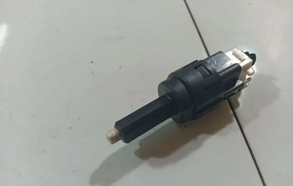 Brake pedal sensor switch