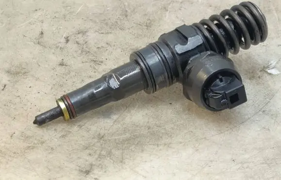 Audi A4 S4 B6 8E 8H Fuel injector 038130073AR 0414720214
