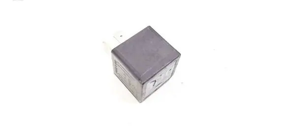 Volkswagen Polo IV 9N3 Other relay 7M0951253A