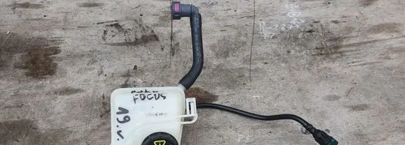 Ford Focus Brake fluid reservoir JX612N147AC