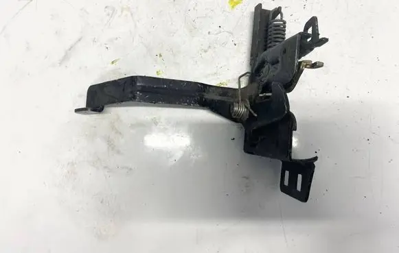 Ford Escort Engine bonnet/hood lock/catch 93AB16700AC