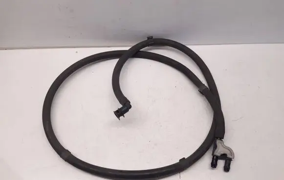 Volkswagen Golf V Breather hose/pipe 1005040017