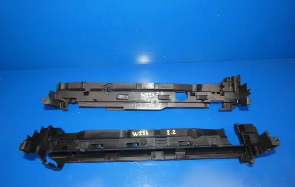 Mercedes-Benz GLC X253 C253 Radiator mount bracket A0995044218 7334188