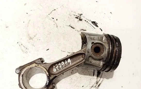 Volvo V50 Piston with connecting rod 085190