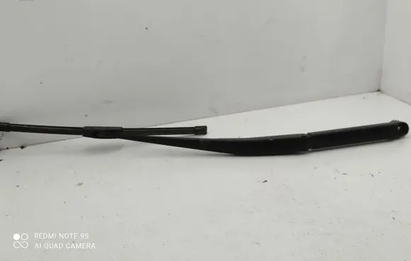 Subaru Legacy Front wiper blade arm