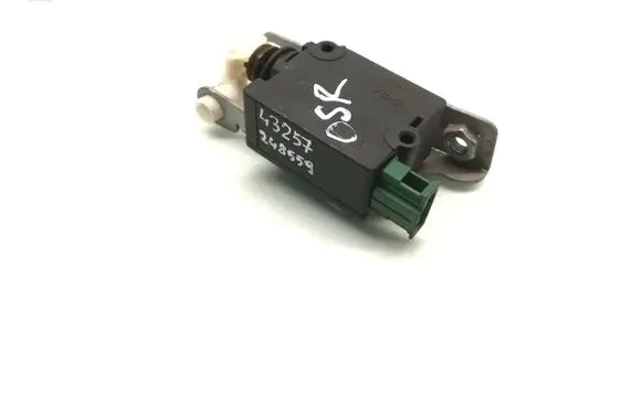 Land Rover Discovery 3 - LR3 Tailgate/trunk/boot lock/catch/latch 7016050