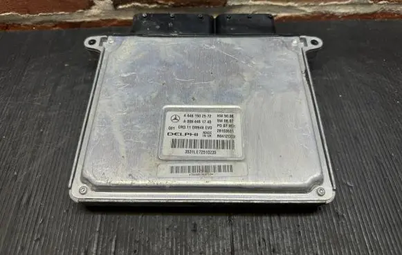 Mercedes-Benz C W204 Engine control unit/module A6461502572 28103531 A0054461740