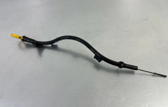 Volkswagen Tiguan Oil level dip stick 03N103634