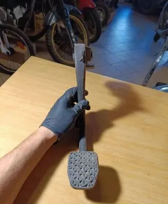 BMW 3 E46 Clutch pedal 35311163870