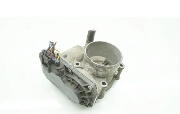 Lexus CT 200H Throttle body valve 2203037060