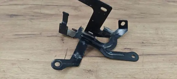 Dacia Lodgy Power steering pump mounting bracket 215144470R