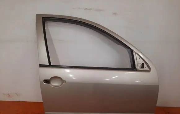 Skoda Fabia Mk1 (6Y) Front door
