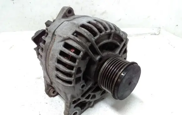 Nissan Juke I F15 Generator/alternator F00MA45237 BR14M1