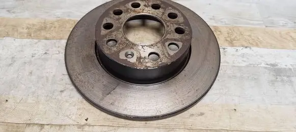 Volkswagen Touran I Rear brake disc