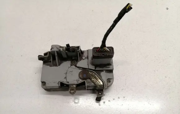Peugeot 406 Front door lock