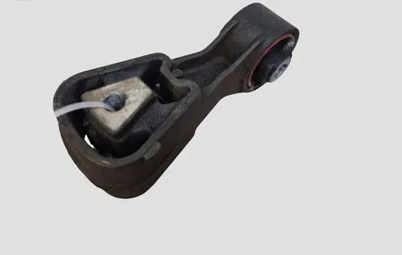 Citroen C5 Engine mount bracket