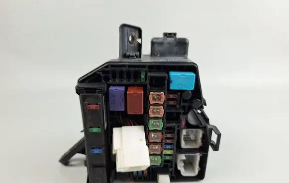 Toyota Yaris Fuse box set 7178R0A2