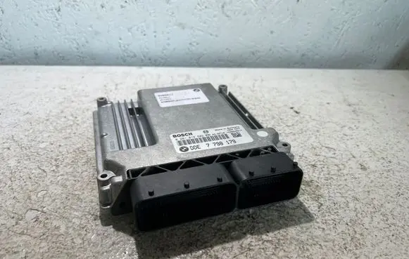 BMW 1 E81 E87 Engine control unit/module ECU 7798179 1039S08914 0281012502