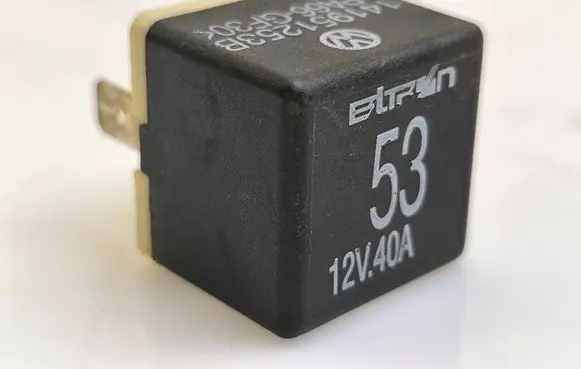 Mercedes-Benz E W211 Other relay 141951253B PA66GF30