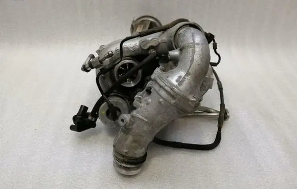 Mercedes-Benz C W205 Turbo A6510901586