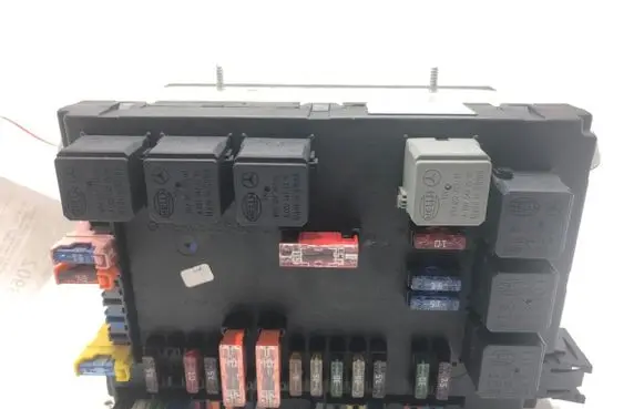 Mercedes-Benz S W221 Fuse box set A2219003001