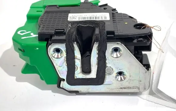 SsangYong Tivoli Front door lock 71210-35021