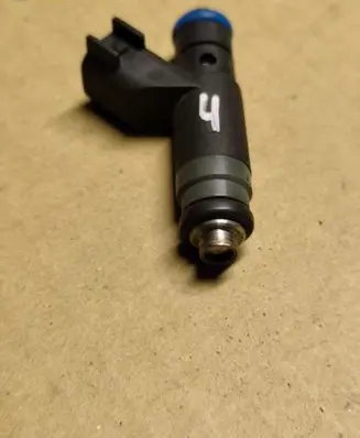 Chrysler PT Cruiser Fuel injector 04891573AB