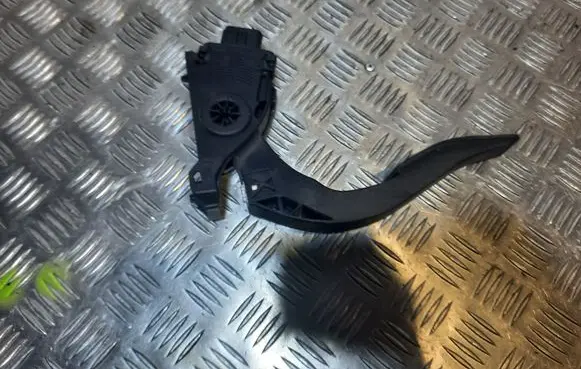 Audi A7 S7 4G Accelerator throttle pedal 8K1723523A