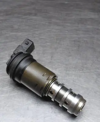 BMW 5 E60 E61 Camshaft vanos timing valve 1707323