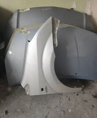Toyota Corolla Verso E121 Fender