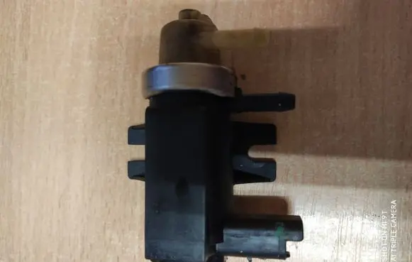 Citroen C5 Turbo solenoid valve 9661960380