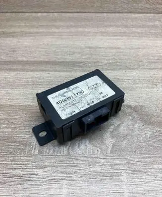 Audi A6 S6 C5 4B Alarm control unit/module 4D0951173D USED