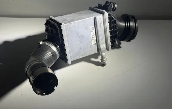BMW 7 G11 G12 Intercooler radiator 8619390