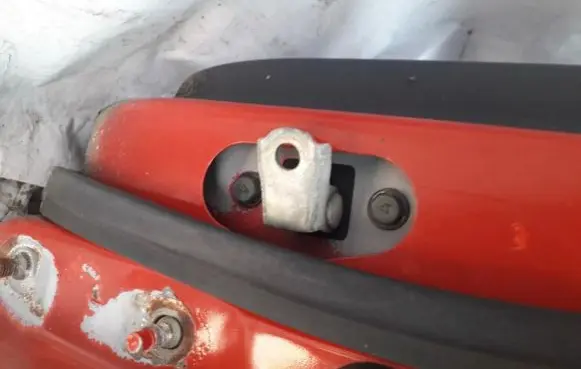 Nissan Sunny Rear door check strap stopper