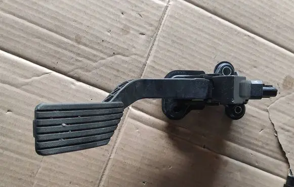 Mitsubishi Outlander Accelerator throttle pedal 1600A188 19048A 23720955541