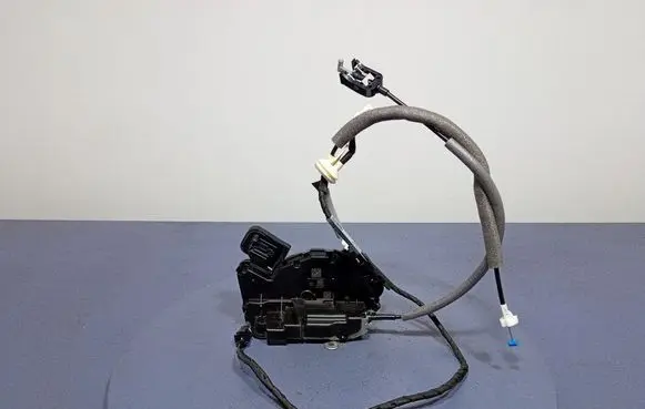 Audi Q4 Sportback e-tron Front door lock 5TB837016D