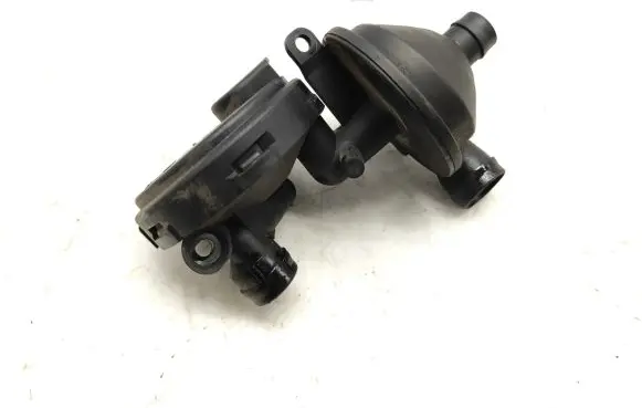 BMW Z4 E85 E86 Breather valve 7501566