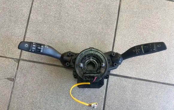KIA Pro Cee'd III Indicator stalk 93404J7960